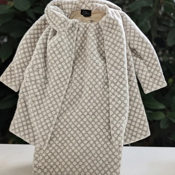 Elegant, Vintage Wool, Light Gray And Beige Patterned Women's Coat and Dress Set - Picture 15 of 16